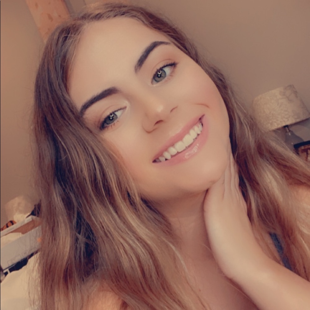 Meet your Posher, Alyson